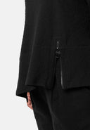'Vigna' tunic — struchtúrtha cadás-streach agus gearradh sofaisticiúil