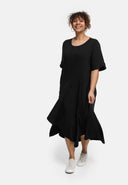 'Valeria' mekko – laskeutuva, moderni & naisellinen