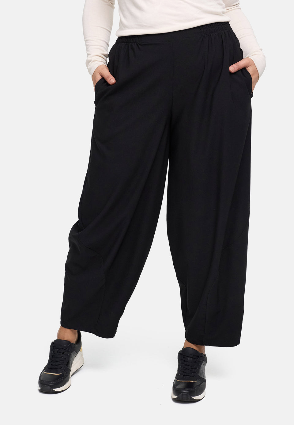 Gestepfte Damen Übergangsjacke mit Taillenriegel | Modern & Figurschmeichelnd main image 0