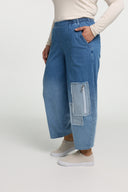 Spodnie 'Sky' – Premium-Dżins, Naszywka i Rozciągliwość