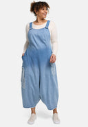 'Sky' Latzhose – Premium-Denim, Ombre & Patch-Details