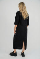 Gúna Meánach 'Saria' – glan, compordach & nádúrtha