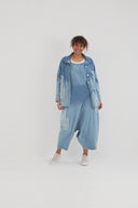 'Sky' Bluse – Premium-Denim, Patch & Stretch